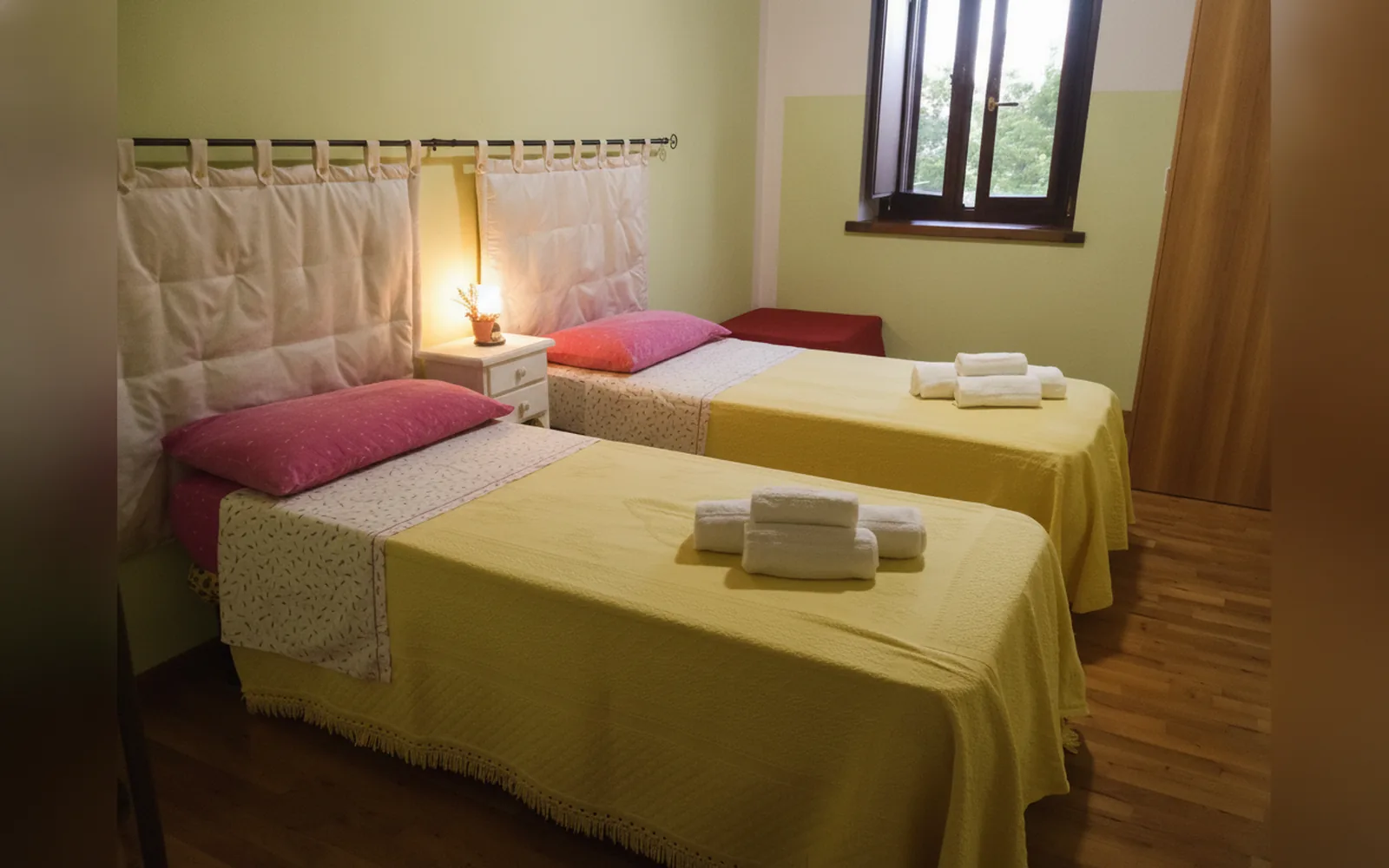 Camera con bagno privato — A casa di Annarella, urbino (foto 10)