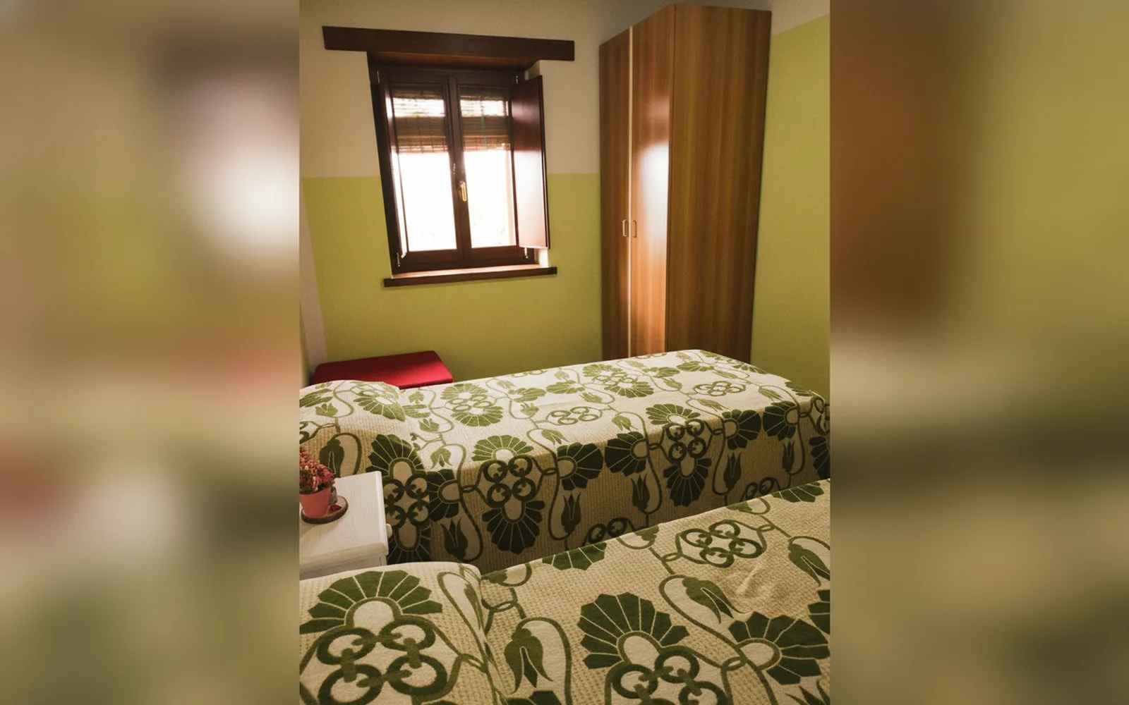 Camera con bagno privato — A casa di Annarella, urbino (foto 9)